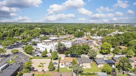 6819 North Keystone Avenue Lincolnwood IL 60712