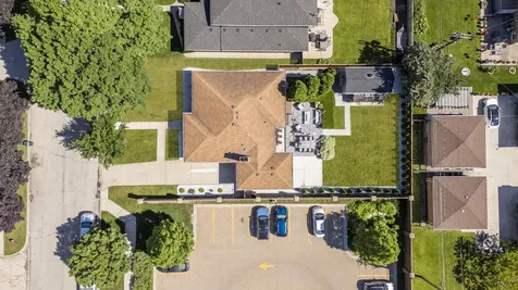 6819 North Keystone Avenue Lincolnwood IL 60712