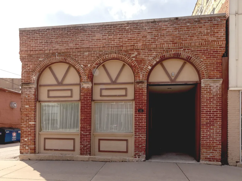 115 West Main Street Morris IL 60450