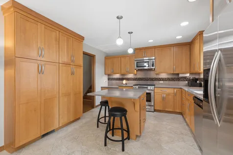 66 Feece Drive Batavia IL 60510