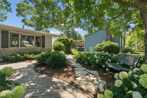 66 Feece Drive Batavia IL 60510