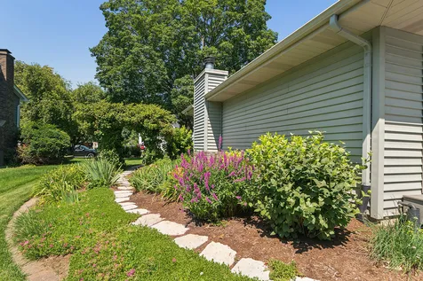 66 Feece Drive Batavia IL 60510