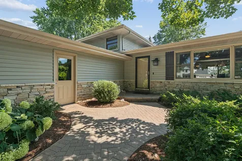 66 Feece Drive Batavia IL 60510