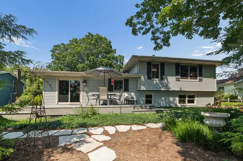 66 Feece Drive Batavia IL 60510