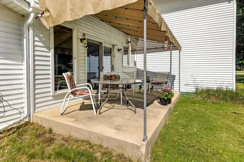 9690 North 2nd Street Roscoe IL 61073