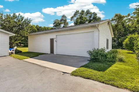 9690 North 2nd Street Roscoe IL 61073