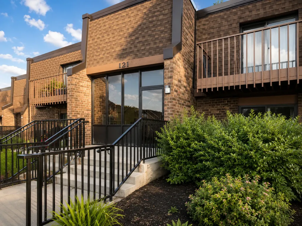 121 Mullingar Court Schaumburg IL 60193