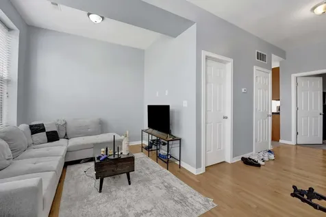 2143 North Western Avenue Chicago IL 60647