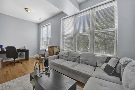 2143 North Western Avenue Chicago IL 60647