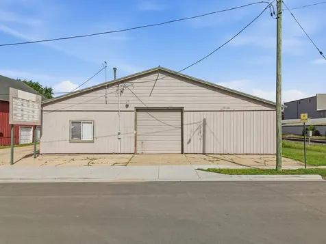 104 South Genesee Street Morrison IL 61270