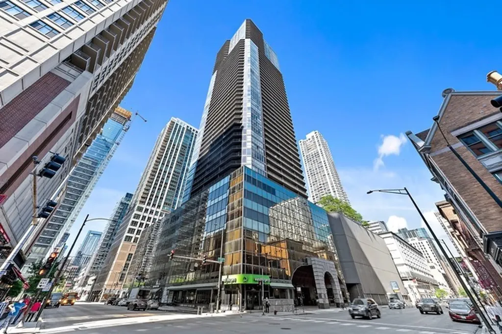 10 East Ontario Street Chicago IL 60611