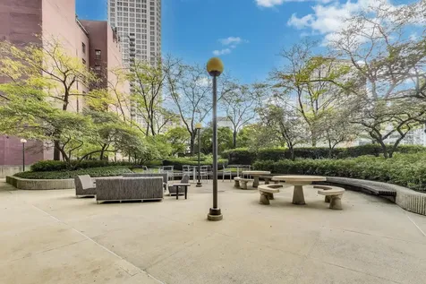 10 East Ontario Street Chicago IL 60611