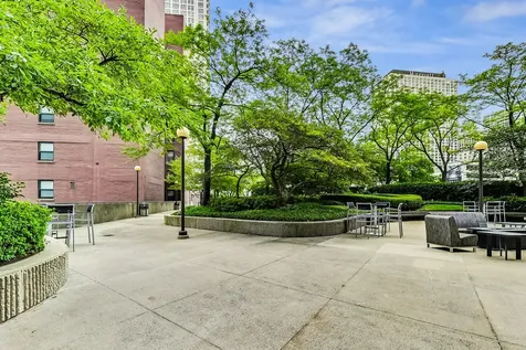 10 East Ontario Street Chicago IL 60611