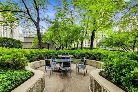 10 East Ontario Street Chicago IL 60611
