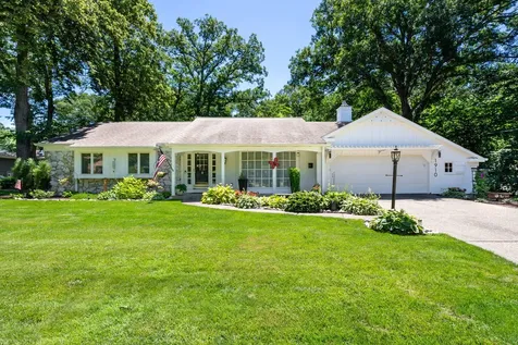 1910 Glenwood Drive Moline IL 61265