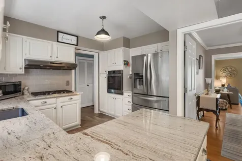 1910 Glenwood Drive Moline IL 61265