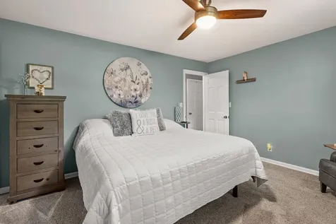 1910 Glenwood Drive Moline IL 61265