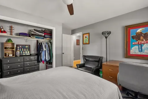 1910 Glenwood Drive Moline IL 61265