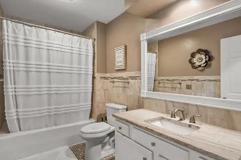 1910 Glenwood Drive Moline IL 61265