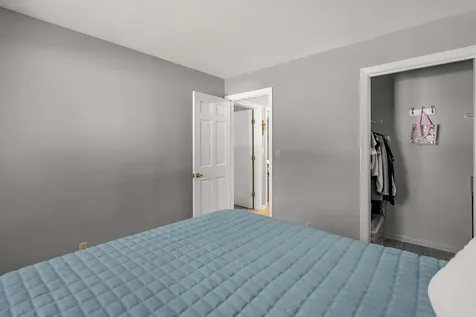 1910 Glenwood Drive Moline IL 61265