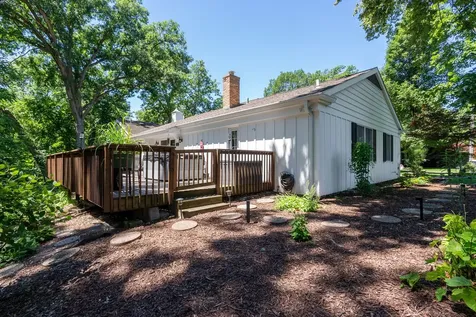 1910 Glenwood Drive Moline IL 61265
