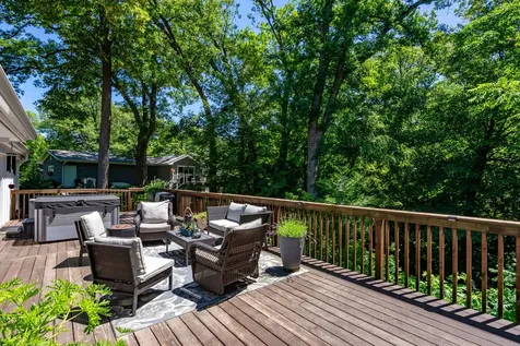 1910 Glenwood Drive Moline IL 61265