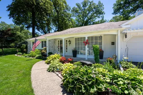 1910 Glenwood Drive Moline IL 61265