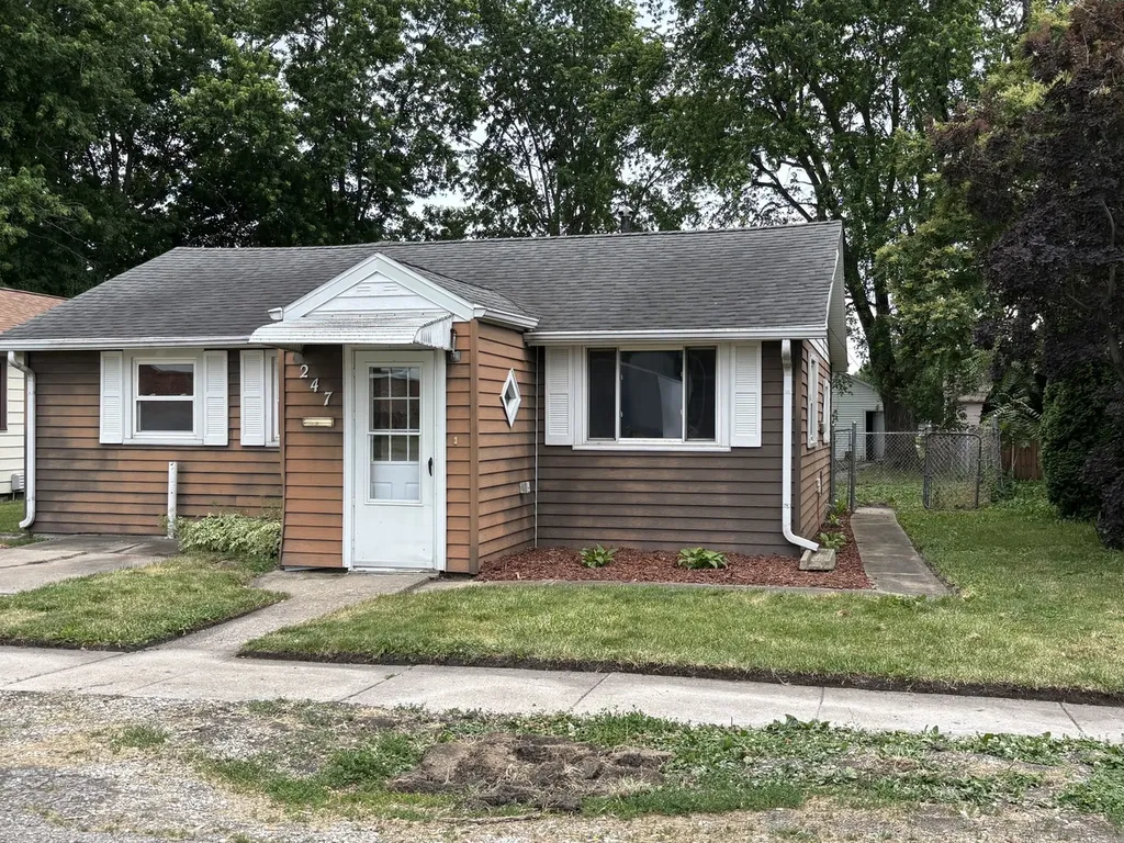 247 East Holmes Street Paxton IL 60957