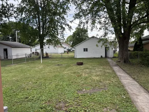 247 East Holmes Street Paxton IL 60957