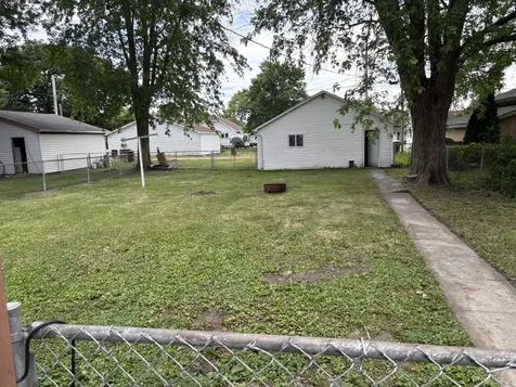 247 East Holmes Street Paxton IL 60957
