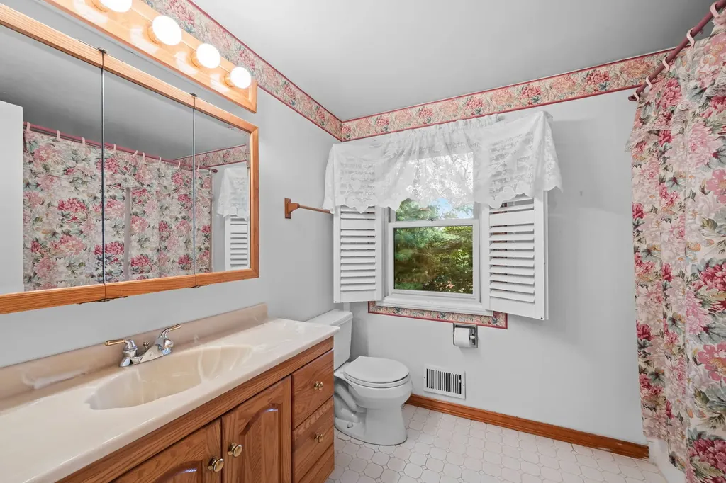 321 Ambleside Drive Roselle IL 60172