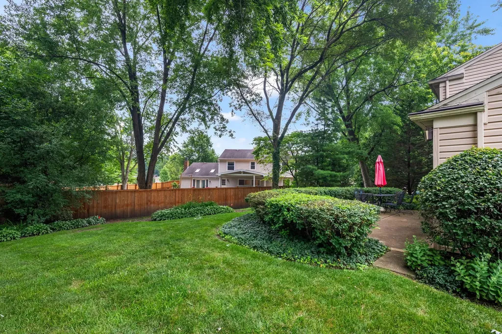321 Ambleside Drive Roselle IL 60172
