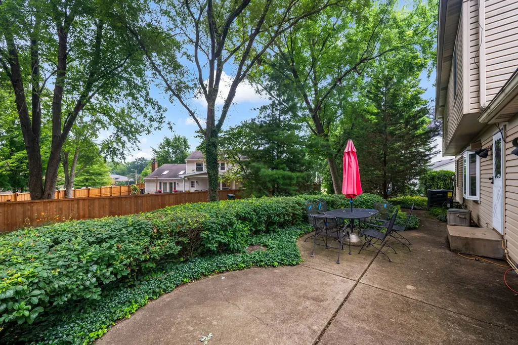 321 Ambleside Drive Roselle IL 60172