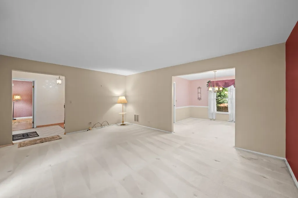 321 Ambleside Drive Roselle IL 60172