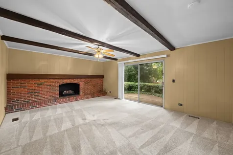 321 Ambleside Drive Roselle IL 60172