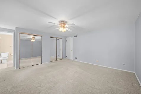 321 Ambleside Drive Roselle IL 60172