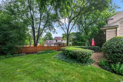 321 Ambleside Drive Roselle IL 60172