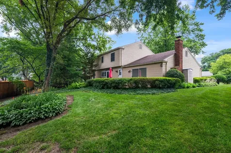321 Ambleside Drive Roselle IL 60172
