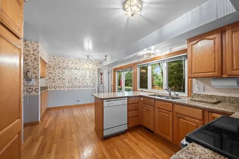 321 Ambleside Drive Roselle IL 60172