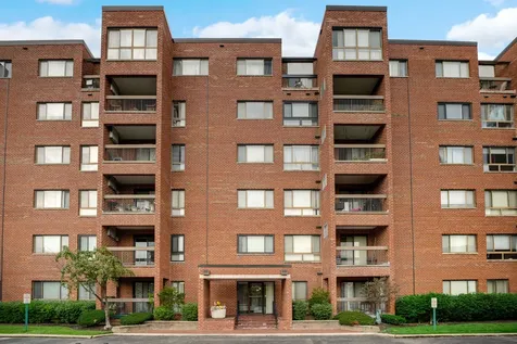 600 Naples Court Glenview IL 60025