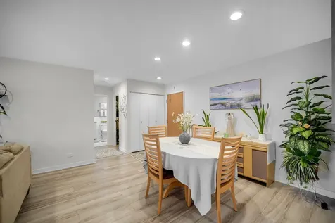 600 Naples Court Glenview IL 60025