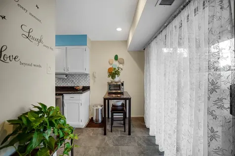 600 Naples Court Glenview IL 60025