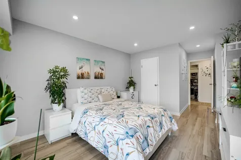 600 Naples Court Glenview IL 60025