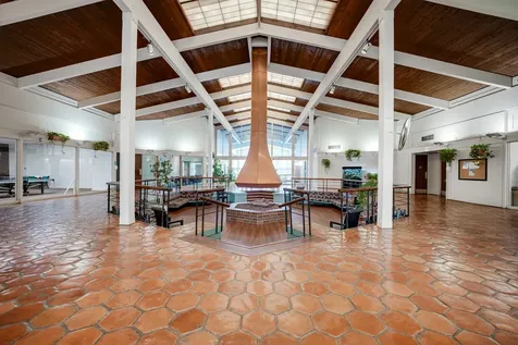 600 Naples Court Glenview IL 60025