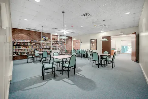 600 Naples Court Glenview IL 60025