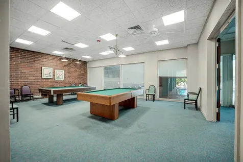 600 Naples Court Glenview IL 60025