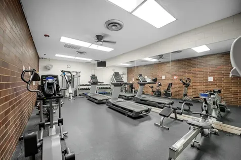 600 Naples Court Glenview IL 60025