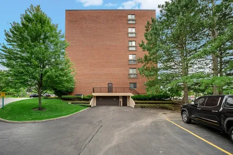 600 Naples Court Glenview IL 60025
