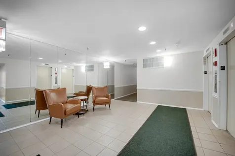 600 Naples Court Glenview IL 60025