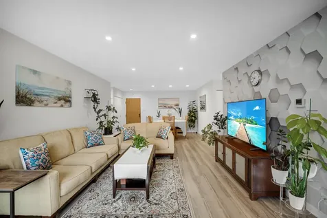 600 Naples Court Glenview IL 60025